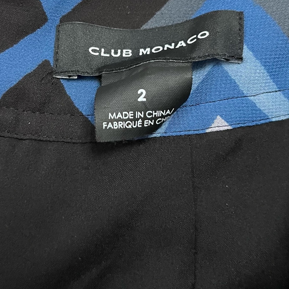 Blue design shorts from Club Monaco - Picture 2 of 2